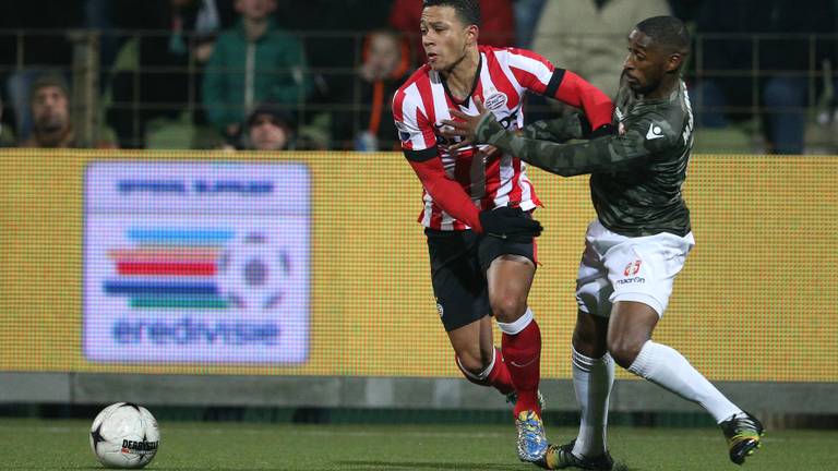 PSV klopt hekkensluiter Dordrecht (foto: VI Images)