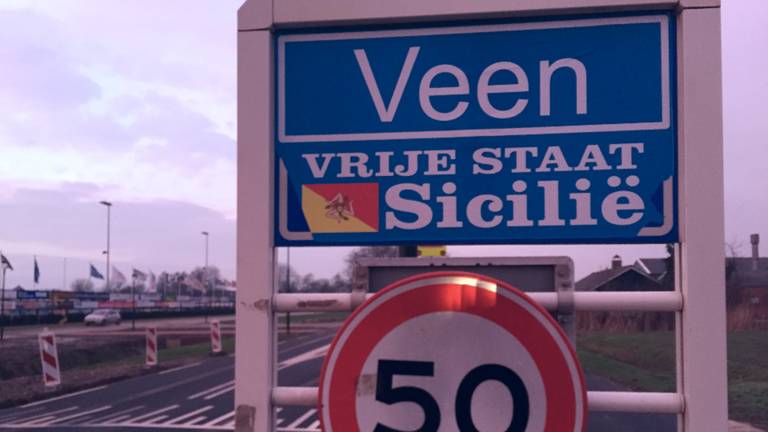 Veen is Vrije Staat Sicilie ( foto Rob Bartol)