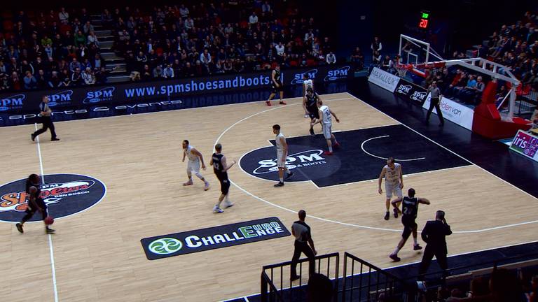 SPM Shoeters leed dinsdagavond een pijnlijke nederlaag