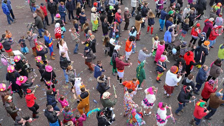 Een overvolle Markt in Etten-Leur (foto: Karin Kamp)