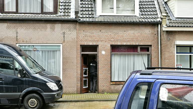 Drugslab ontdekt in huis Tilburg, twee aanhoudingen  (Foto: Jack Brekelmans) 
