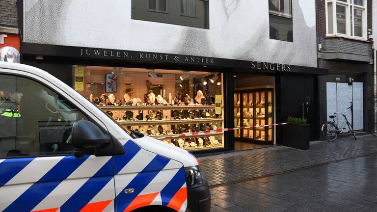 Gewapende overval op juwelier Sengers in centrum Breda