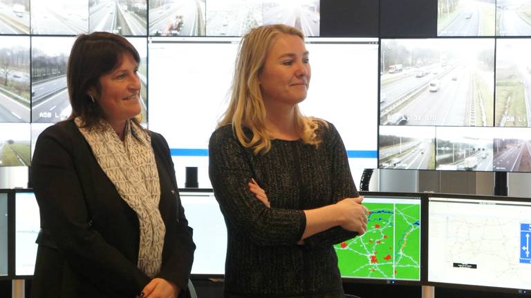 Minister Schultz van Haegen (rechts) en haar Belgische collega. (Foto: Rijkswaterstaat)