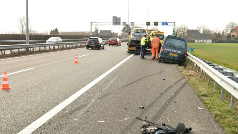 Botsing op de A27 (foto: Joes van Wanrooij / Stuve Fotografie)