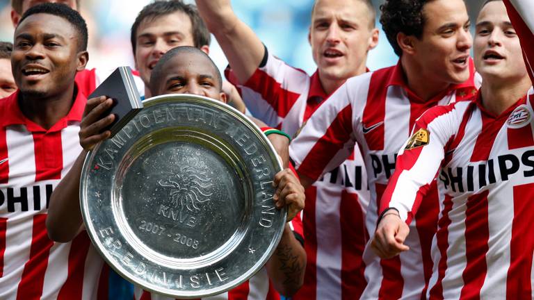 PSV verovert de landstitel in 2008 (Foto: ANP)