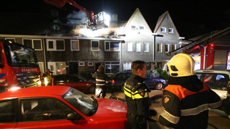 De brand brak rond vier uur 's nachts uit (foto: Gabor Heeres/SQ Vision)