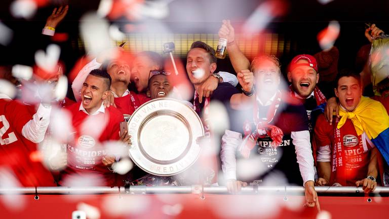 PSV tijdens het kampioensfeest.