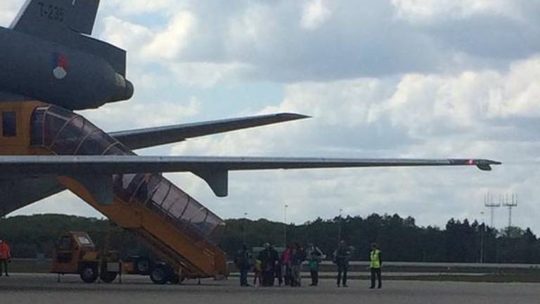 Aankomst Nederlanders op Eindhoven Airport (Foto: Floyd Aanen)