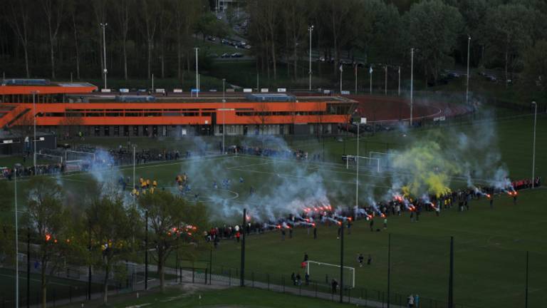 EMK Nuenen voor het eerst sinds dramatisch ongeluk met bierfiets weer op het voetbalveld.