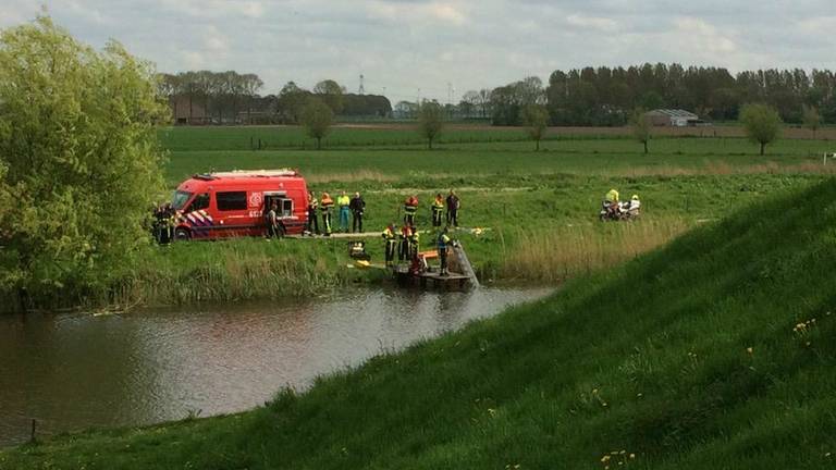 Zoekactie in Klundert. (foto: Marjanka Oerlemans)