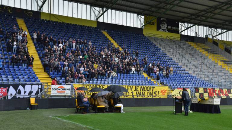 Afscheidsdienst in NAC-stadion (foto: Perry Roovers/SQ Vision)