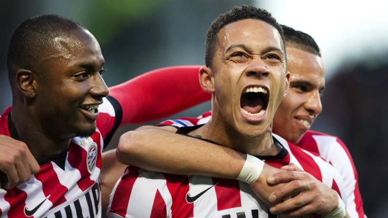 Memphis Depay geëerd door PSV. (Foto: ANP).