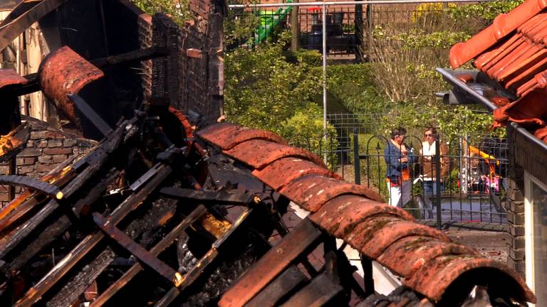 Grote brand verwoest Palazzo Theater in Grave, eigenaar in elkaar geslagen