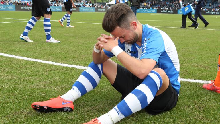 Teleurstelling bij Maxime Gunst van FC Eindhoven (foto: VI Images)