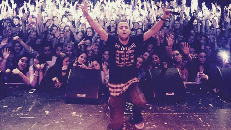 Rapper Mounir tijdens een optreden. (Foto: Gewoon Mounir)