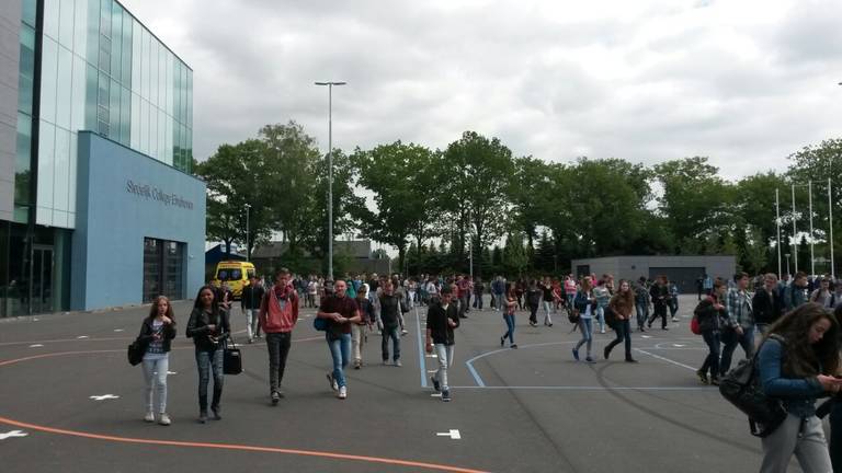 Stedelijk College urenlang ontruimd