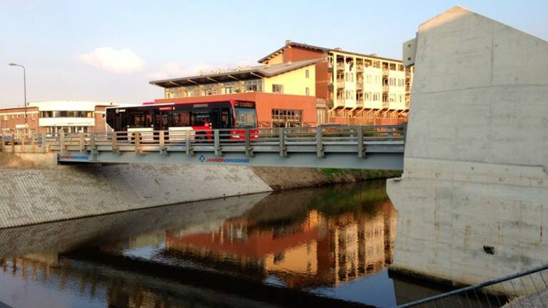 Eén van de noodbruggen (foto: Martijn de Bie)