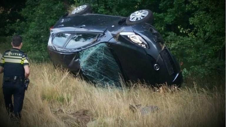 De bestuurder van de auto week uit voor een file. (Foto: politie Cranendonck).