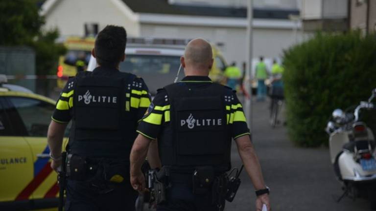 De politie kwam na de schietpartij met veel mensen naar het kampje. Archieffoto