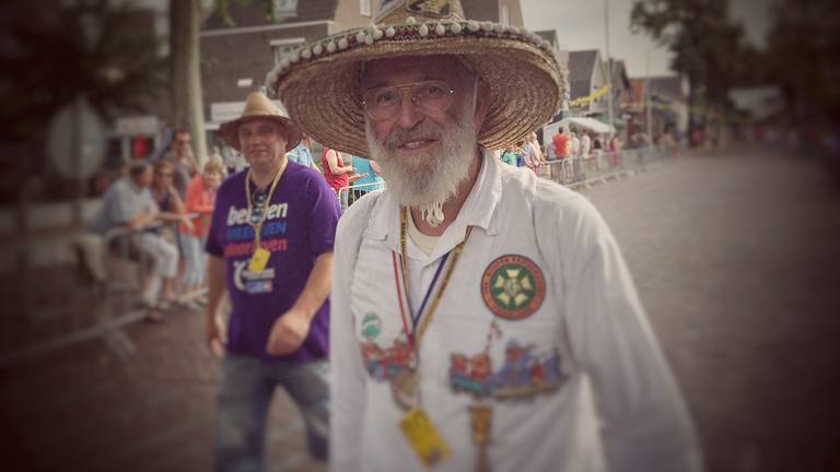 Met een sombrero over de finish