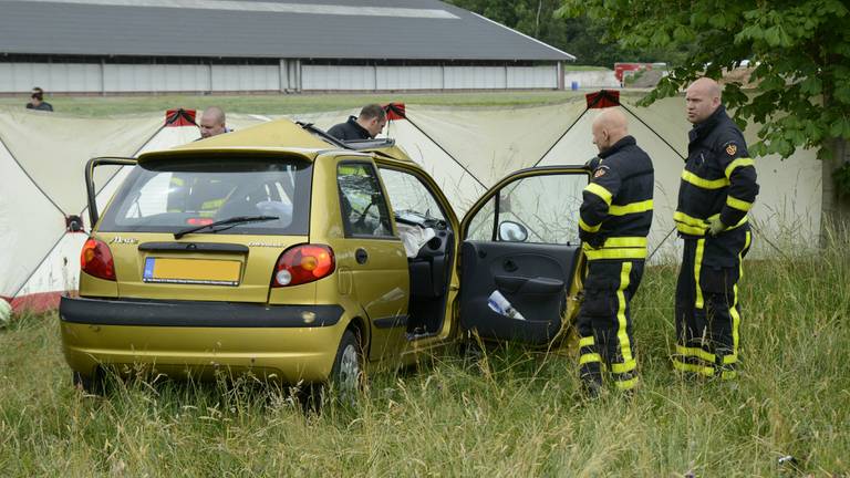 Auto waar man en vrouw in zaten (foto: Jules Vorselaars / JV Media).