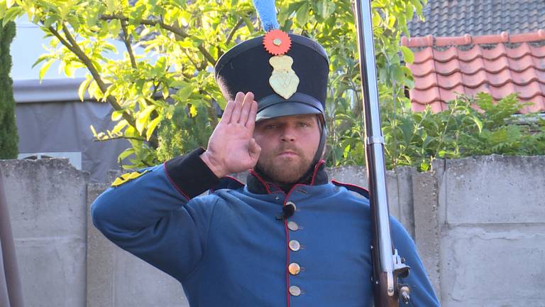'Korporaal' Gijs doet mee als figurant in de Slag bij Waterloo