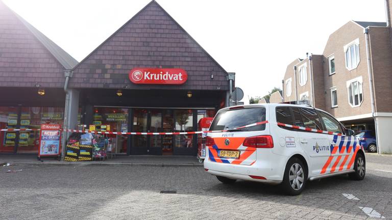 Dader dreigde met mes bij overval op Kruidvat (foto: SQ Vision).