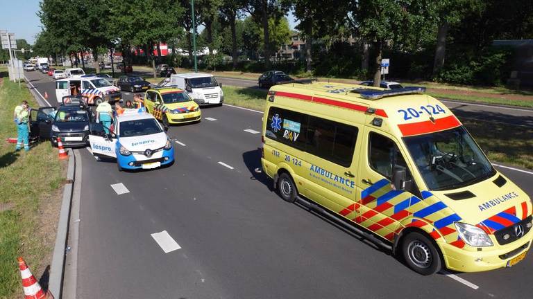 Ongeval op noordelijke rondweg. (foto: Perry Roovers/SQ Vision)