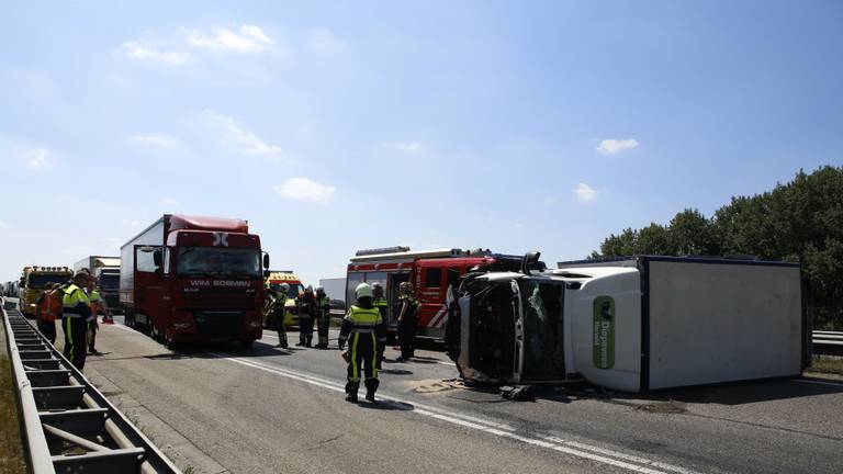 Ongeluk op A73. (Foto: Saskia Kusters/SK Media)