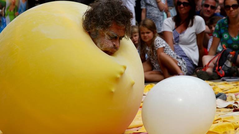 Babylloon, geboren uit een reuzenballon. (Foto: Lobke Kapteijns).