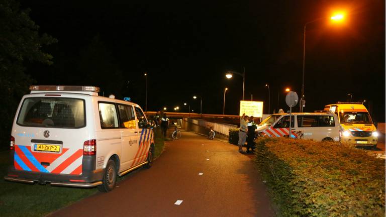 De hulpdiensten kwamen naar het Halve Zolenpad. (Foto: Erik Haverhals/FPMB).