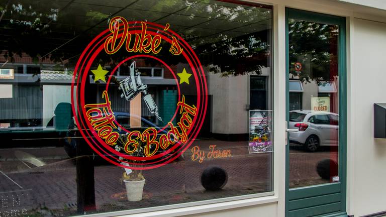 De tattooshop (Foto: Ginopress)