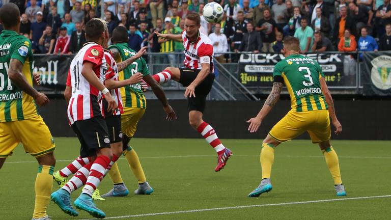 PSV verspeelt dure punten tegen ADO Den Haag: keeper ADO ...