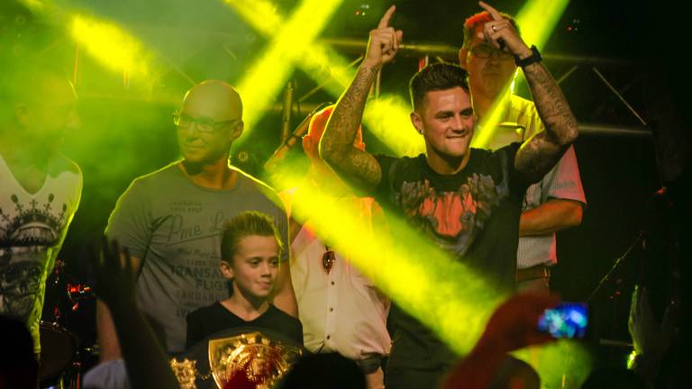 Helmond is apetrots op Nieky Holzken