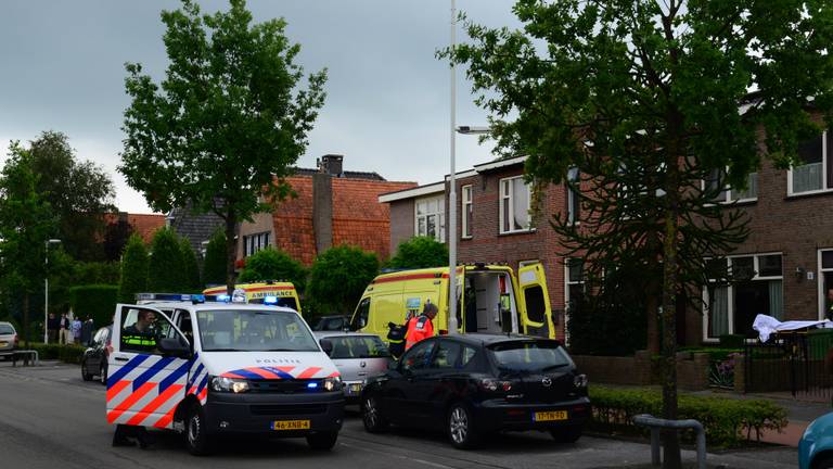 Verschilende hulpdiensten kwamen naar de Tilburgseweg. (Foto: Rob de Haas/Mainstay Media Breda).