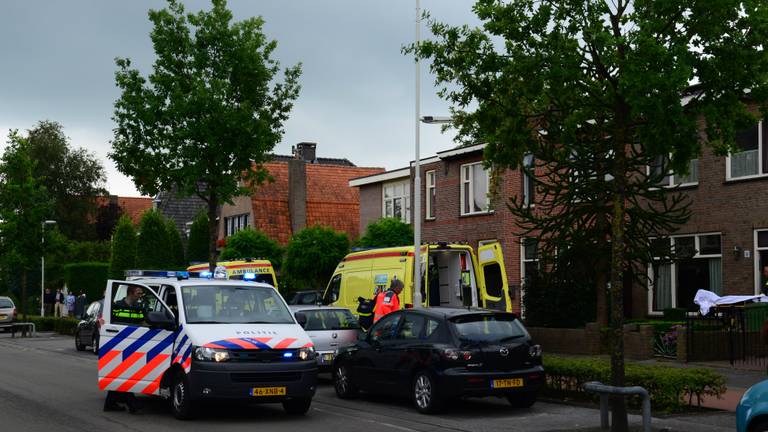 Verschilende hulpdiensten kwamen naar de Tilburgseweg. (Foto: Rob de Haas/Mainstay Media Breda).