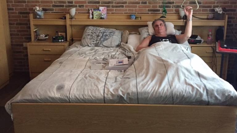 Jan Aarts Al Vijf Maanden Aan Bed Gekluisterd Door Rugklachten Actie Help Jan Het Bed Uit Omroep Brabant
