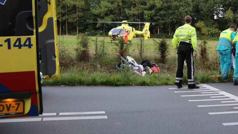 De man kwam onder zijn motor terecht (foto: Erik Haverhals/ FPMB).