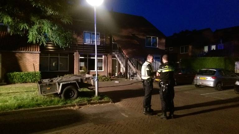 De politie heeft het huis afgezet (foto: SK-Media).