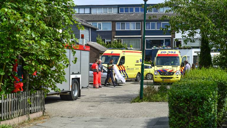 Vrouw onwel na mengen schoonmaakmiddelen in Zevenbergen. (foto: GinoPress).