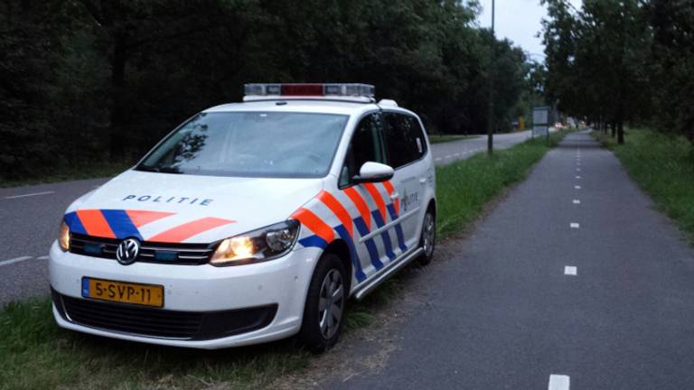 Politie zoekt in Maarheeze (foto: Johan Bloemers / SQ Vision)