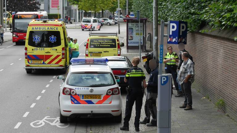 Het slachtoffer zat in de groene auto (Foto: Perry Roovers/MaRicMedia)