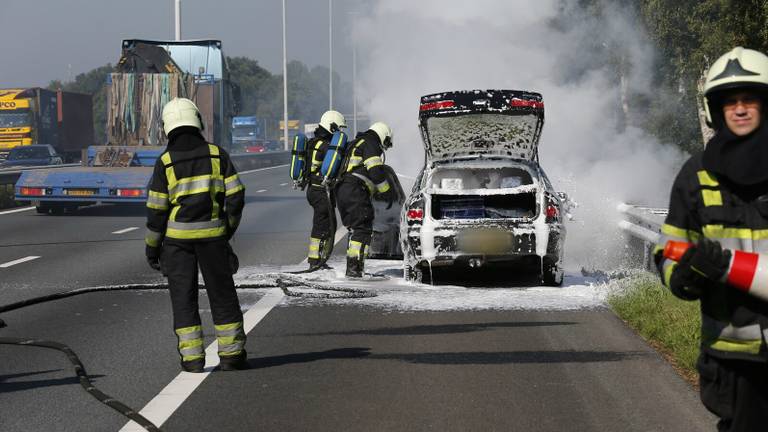 Kilometers file door autobrand A58. (foto: SQ Vision)