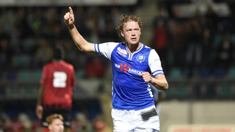 Paul Beekmans maakt de 1-0 (foto: Henk van Esch Fotografie) 