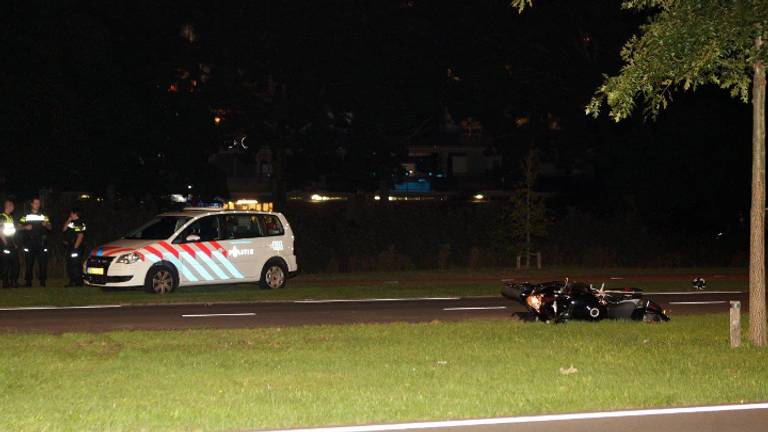 Motorrijder ernstig ten val (foto: Bart Meesters / Meesters Multi Media)