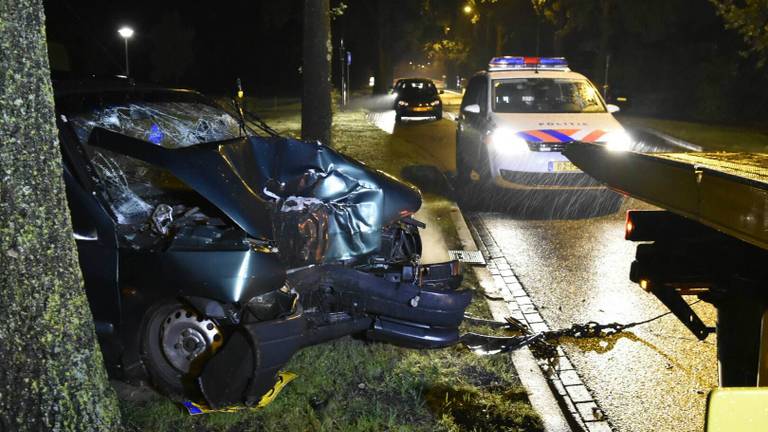 Hoe het ongeluk kon gebeuren, is nog niet bekend. (Foto: Maickel Keijzers/Hendriks Multi Media).