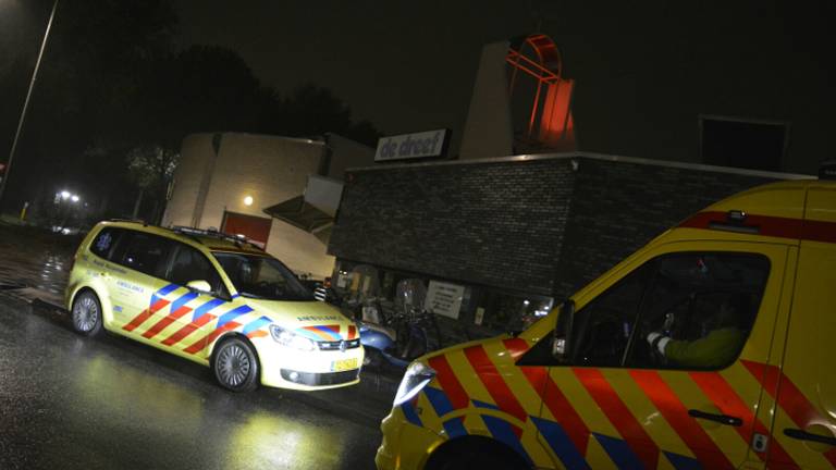 Hulpdiensten bij wijkcentrum De Dreef (foto: Jeffrey Geurts/ Hendriks Multimedia)