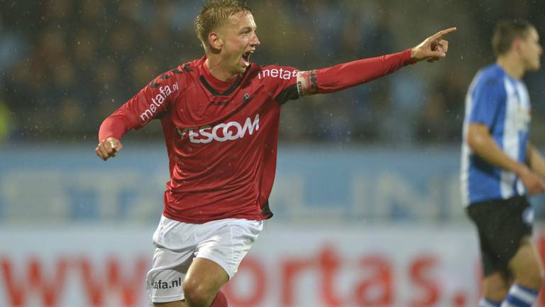 Kevin Visser viert zijn doelpunt tegen FC Eindhoven