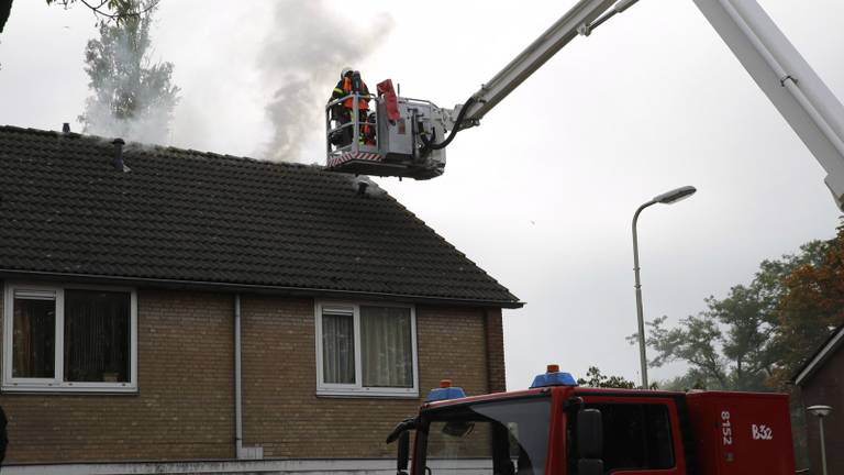 De brandweer zette een hoogwerker in. (foto: Christian Traets/SQ Vision).