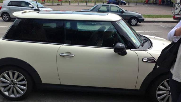 De gestolen Mini (bron: Facebook) 